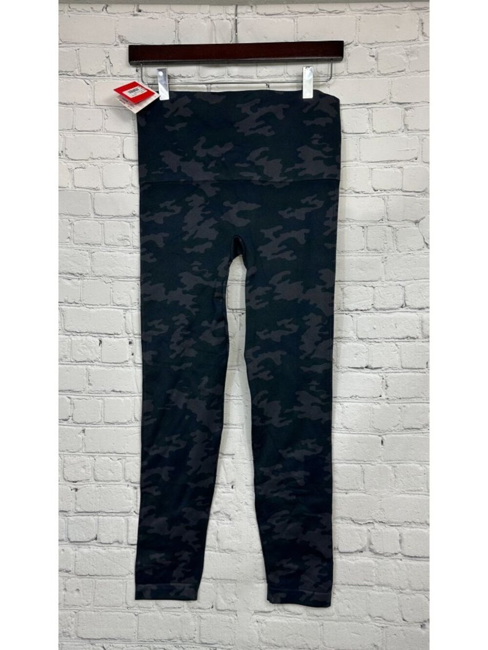 Spanx look at me now camo leggings size XL